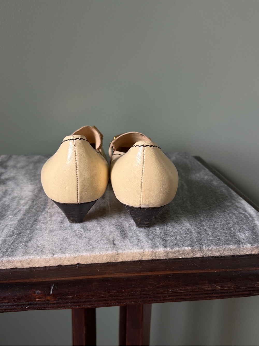PRADA Vintage Cream Pointy Toe/ Link Detail/ Kitten Heel - Size 36.5 - Picture 3 of 5